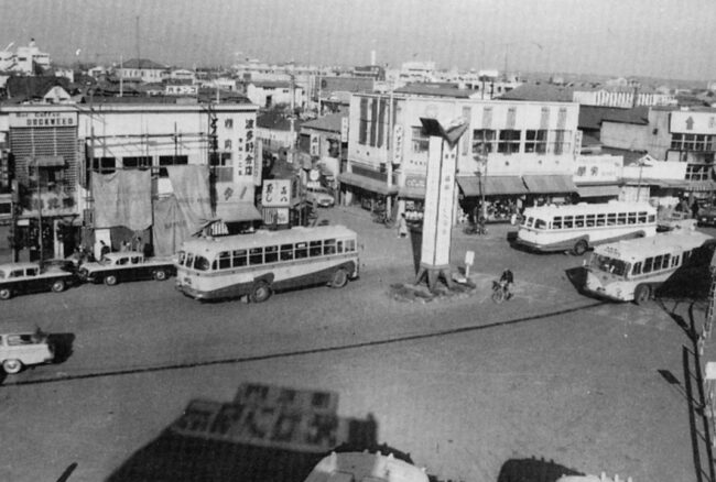 昭和40年代前半本厚木駅北口広場の写真