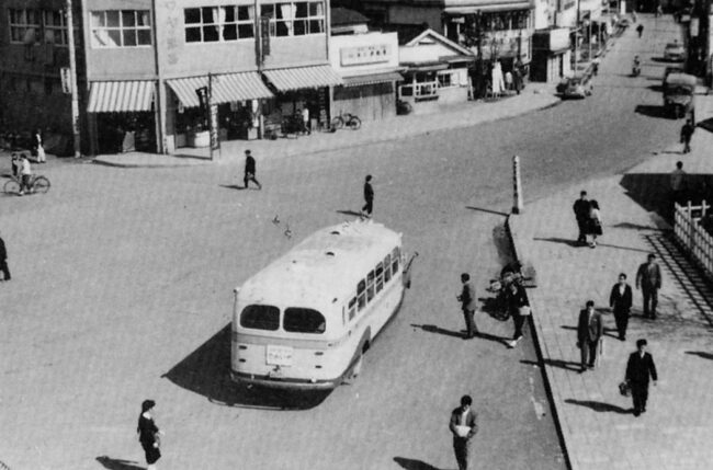 昭和30年代前半の本厚木駅北口広場の写真