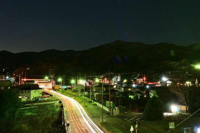 大山と七沢の夜景の写真