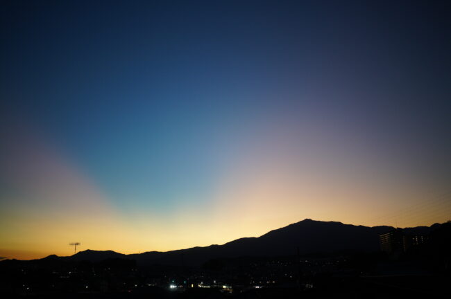 大山の夕暮れ