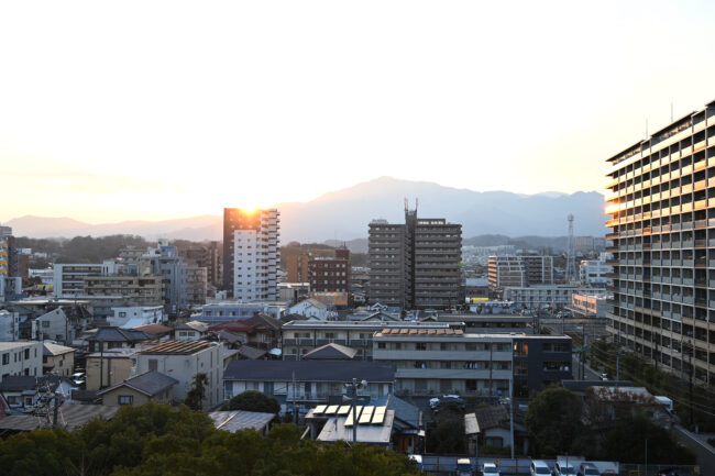 夕焼けの大山の写真