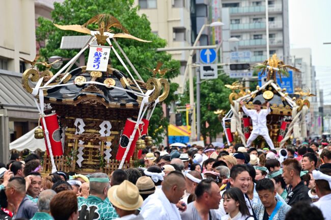 第79回あつぎ鮎まつりのみこしショーの写真