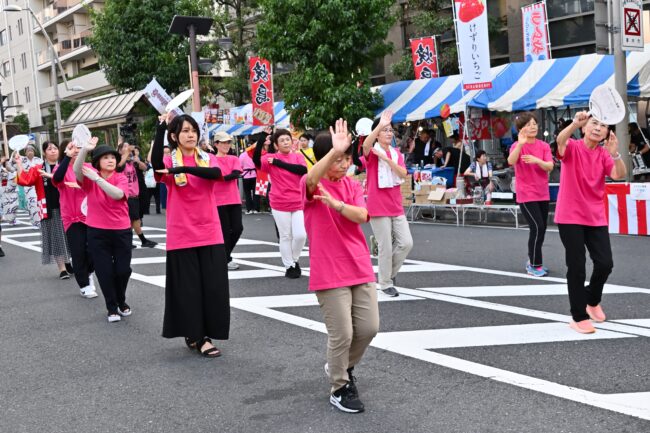 第79回あつぎ鮎まつりの民謡総おどりの写真