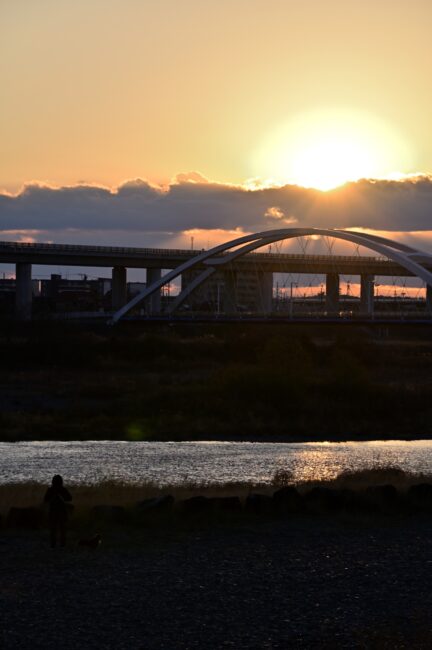 相模川三川合流点からの初日の出の写真