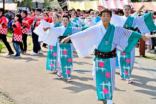 あつぎ飯山桜まつりの花音頭の写真